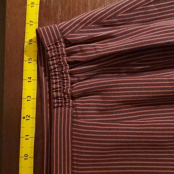 2 piece business suit pinstripe skirt and blazer - Picture 14 of 14